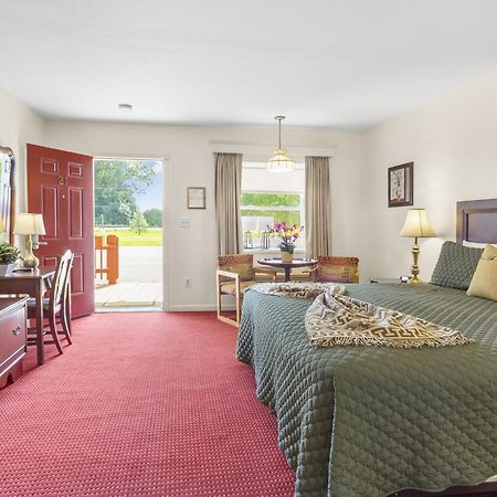 Blue Spruce Inn & Suites Valatie Экстерьер фото