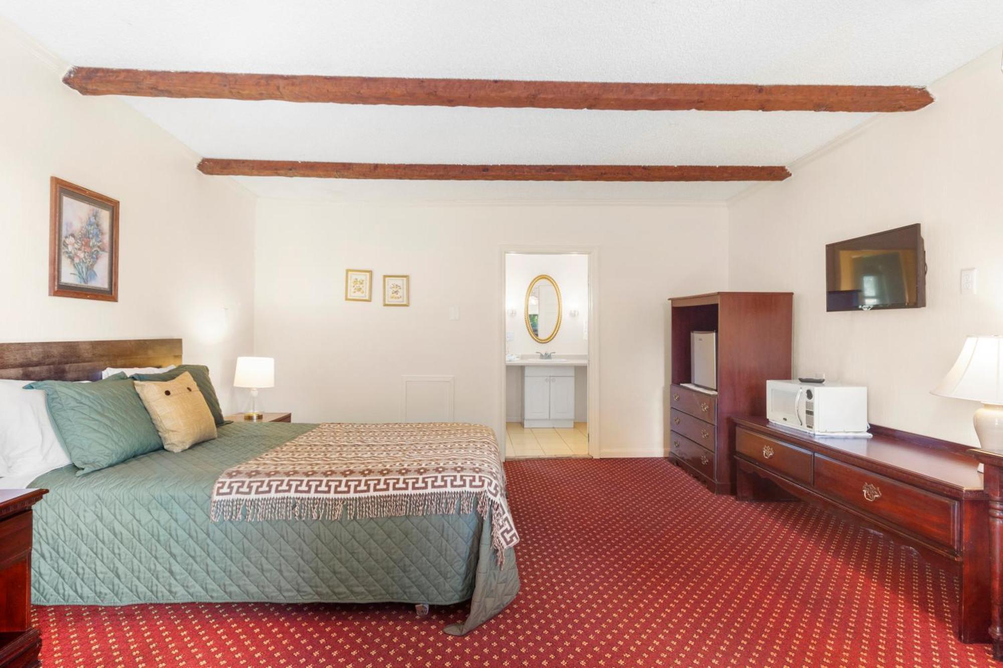 Blue Spruce Inn & Suites Valatie Экстерьер фото