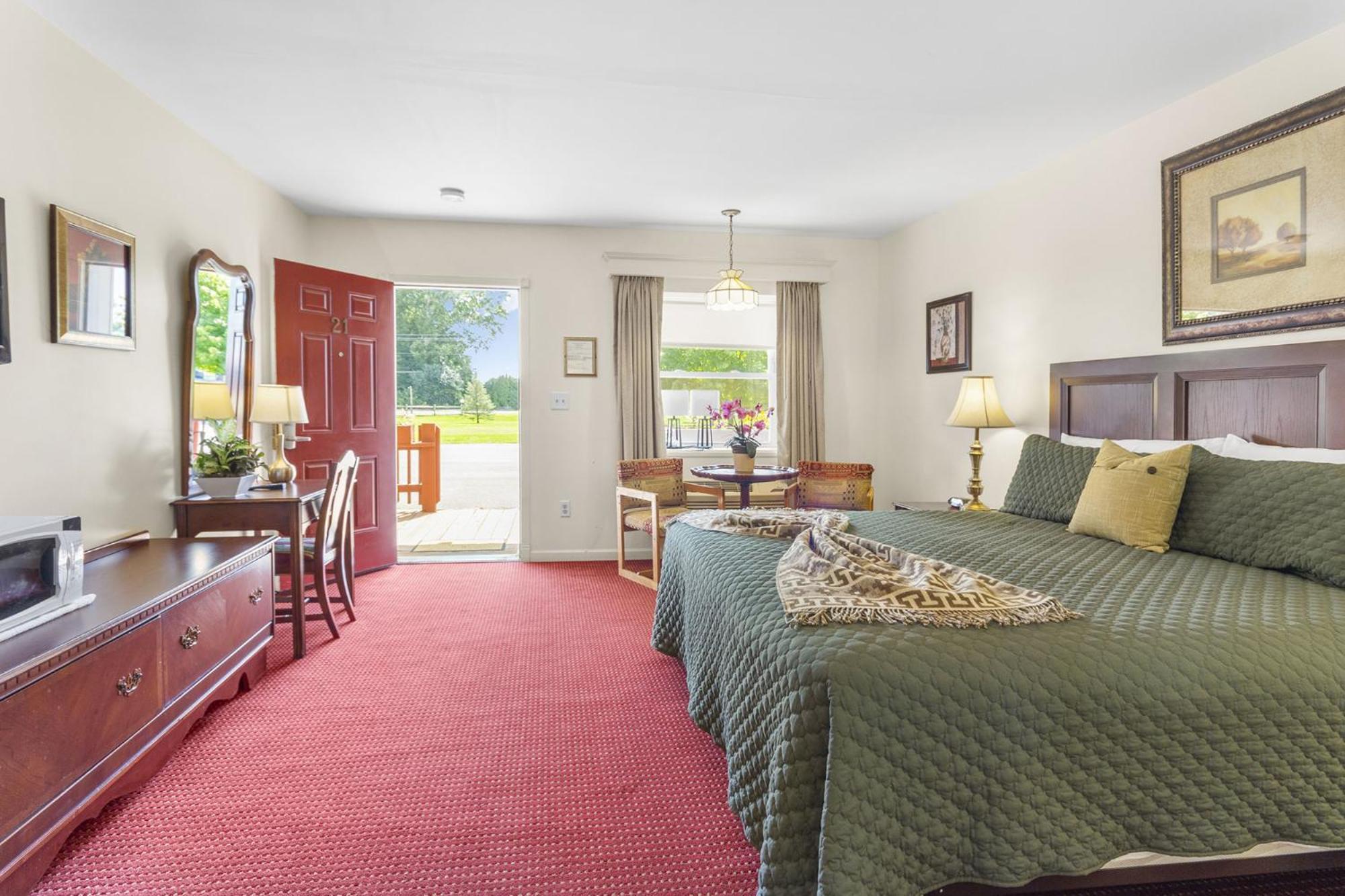 Blue Spruce Inn & Suites Valatie Экстерьер фото