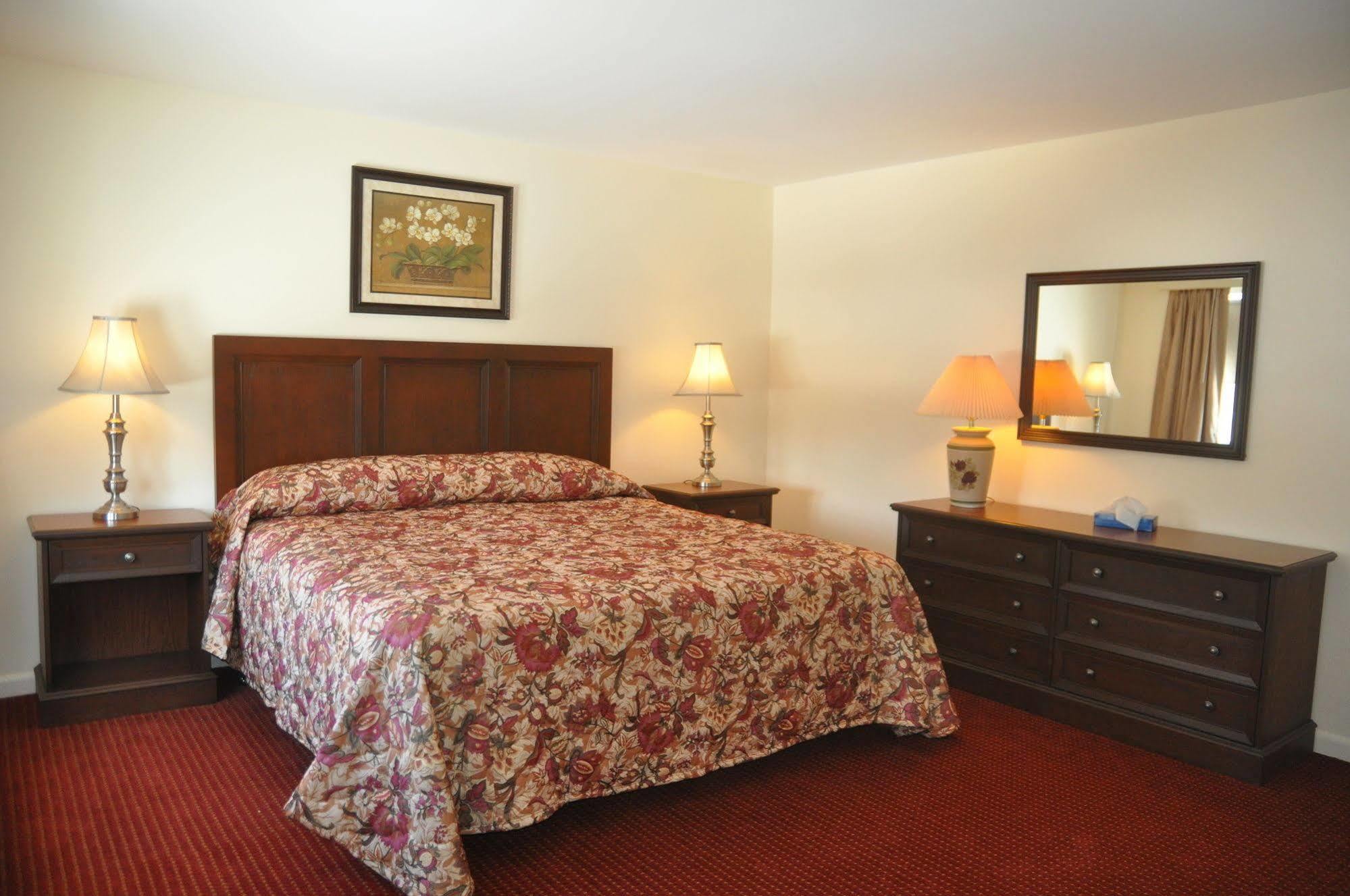 Blue Spruce Inn & Suites Valatie Экстерьер фото